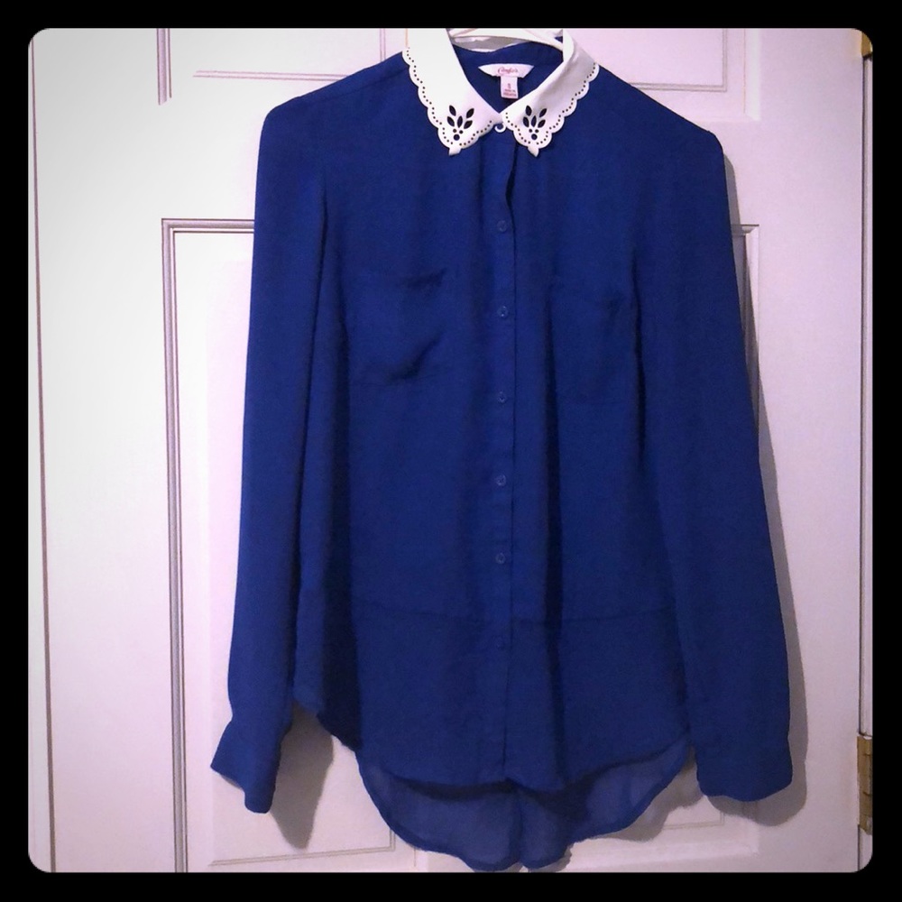 Collared long sleeve light weight dress shirt